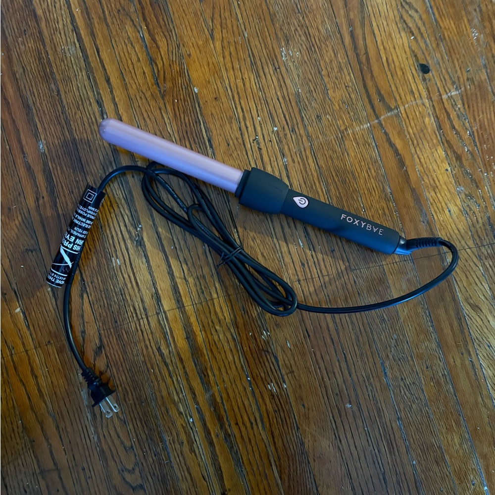 FoxyBae Curling Wand